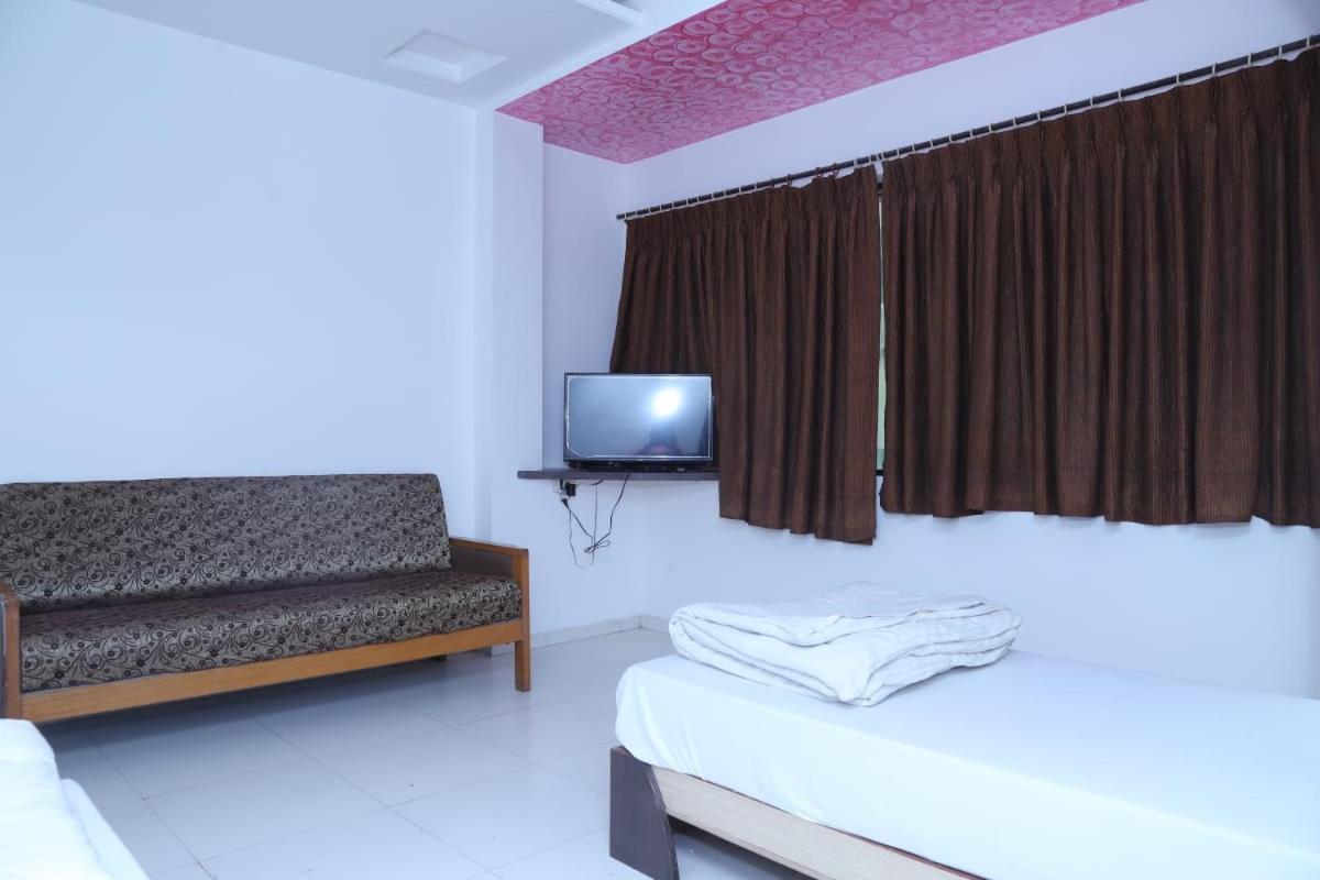 Hotel Kewal Inn Jalgaon Ngoại thất bức ảnh